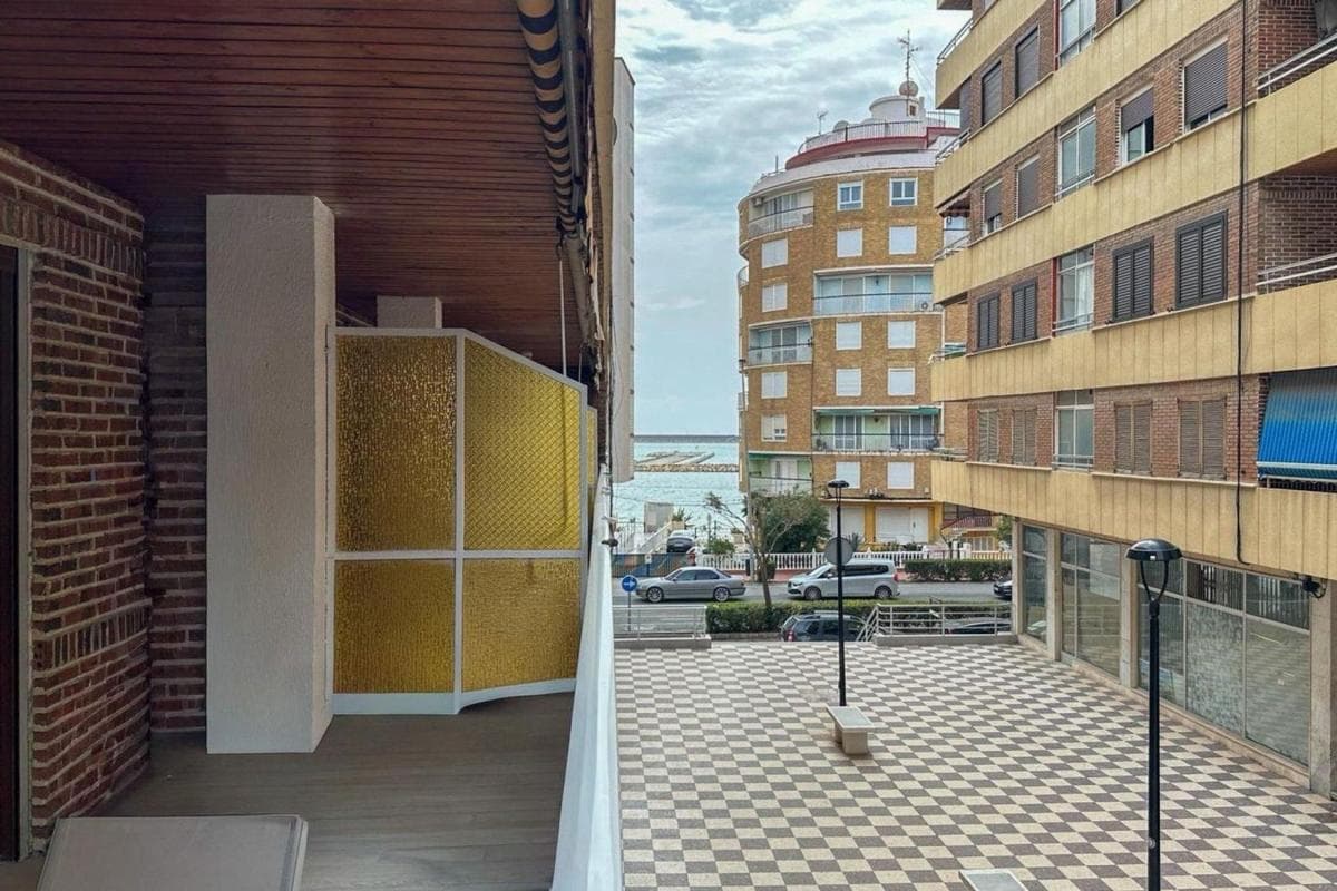 Venta de piso en Barrio Playa de los Náufragos, Torrevieja
photo 3