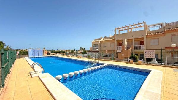 Chalet adosado en calle Osa Mayor thumbnail 2