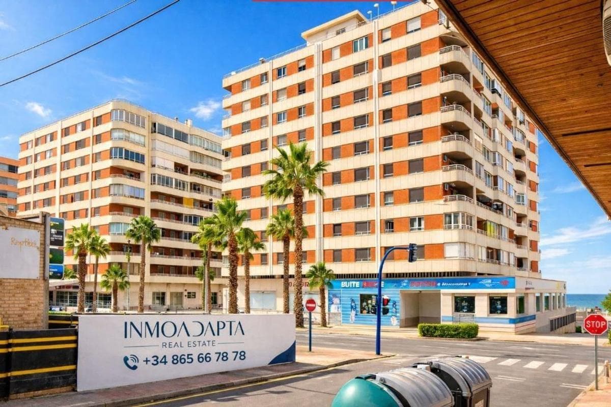 Venta de piso en Avenida Doctor Gregorio Marañón, Torrevieja
photo 2