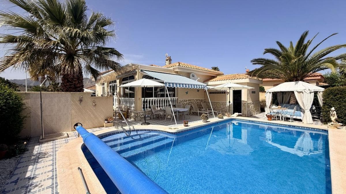Propiedades en venta y alquiler en España photo 2