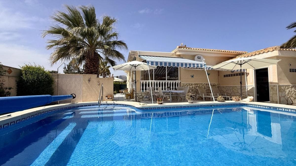 Propiedades en venta y alquiler en España photo 4