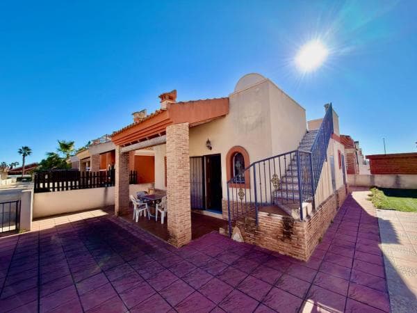 Chalet independiente en venta en Urbanizaciones, Guardamar del Segura
photo 1