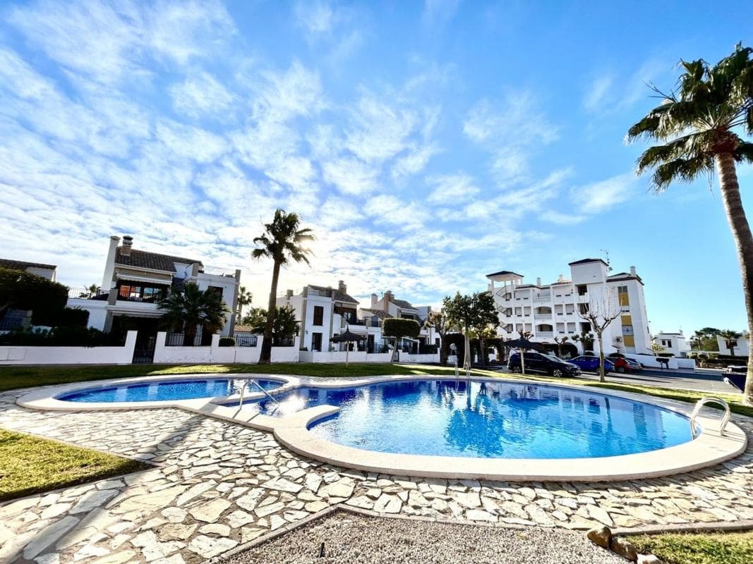 Sale of apartment in Barrio Villamartín, Orihuela
photo 2