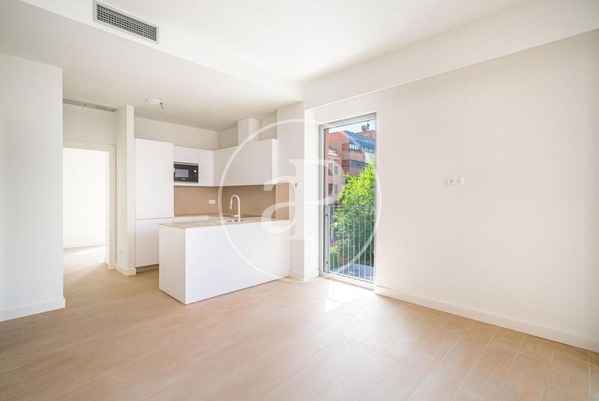 Продажа квартиры на Barrio San Juan Bautista, Мадрид
photo 2
