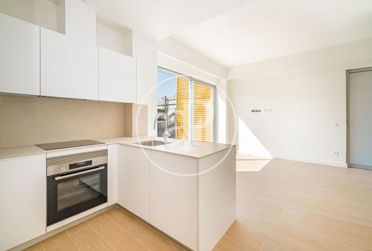 Продажа квартиры на Barrio San Juan Bautista, Мадрид
photo 4