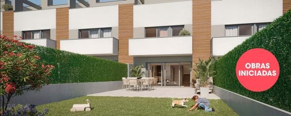 Chalet independiente en venta en Calle Isaac Newton, Rubí
photo 1