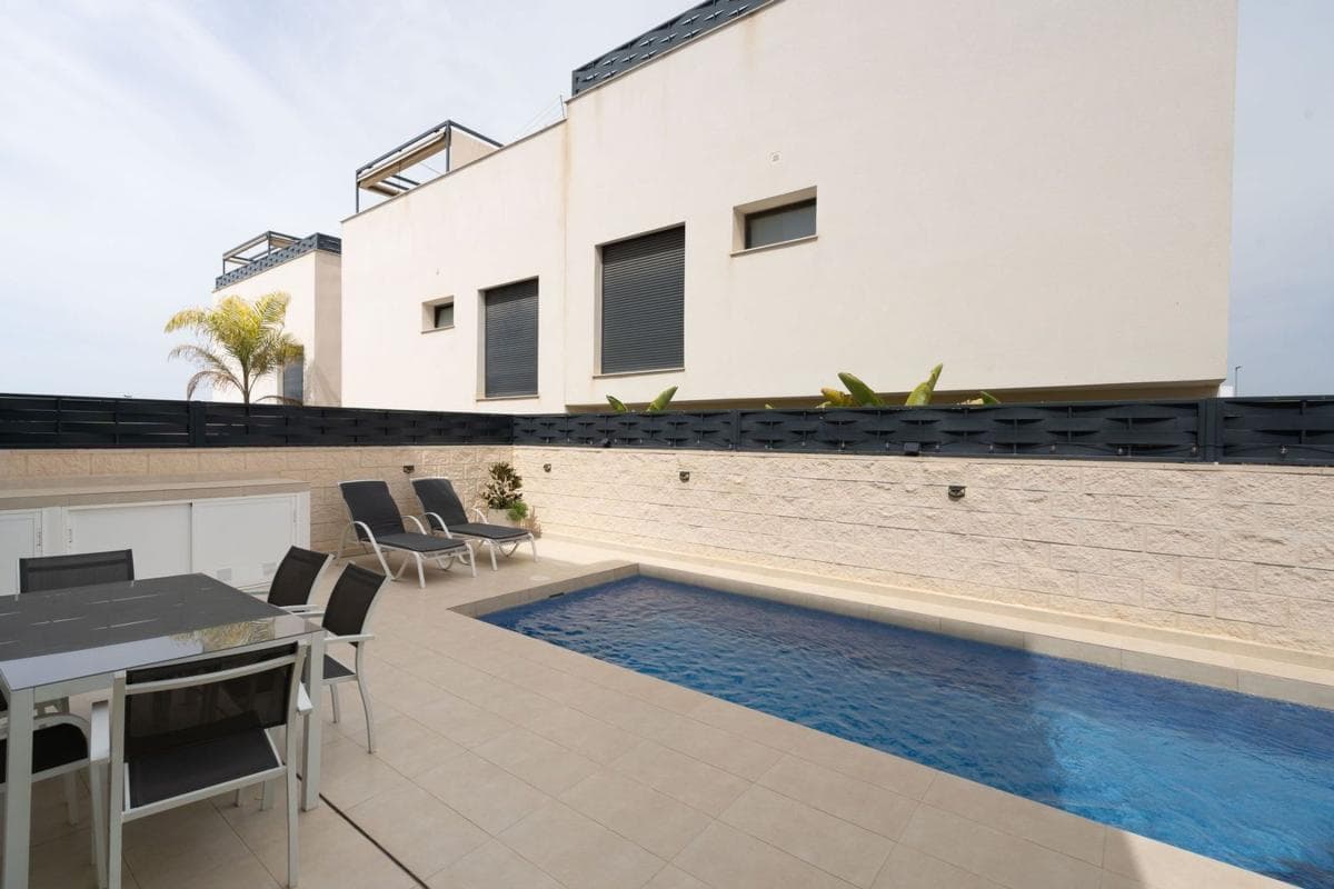 Venta de chalet independiente en C. Jose Ortega y Gasset, Benijofar
photo 4