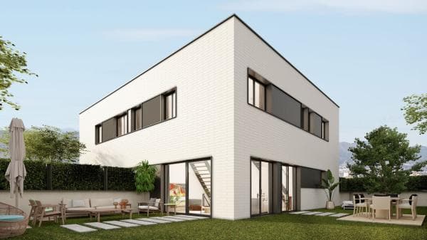 Chalet pareado en calle la Masia, 1 thumbnail 2