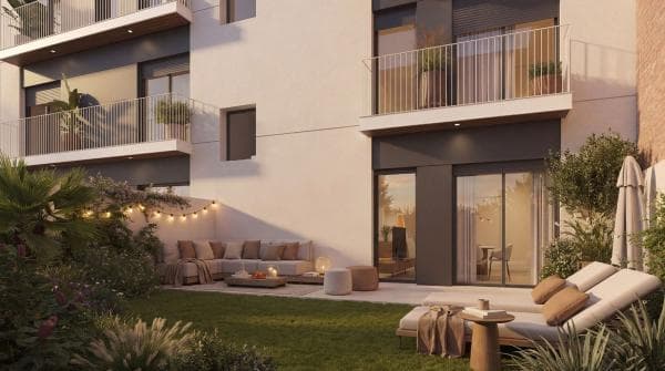 Duplex en venta en Calle ARENYS Y PLUTO, 109, Barcelona photo 1