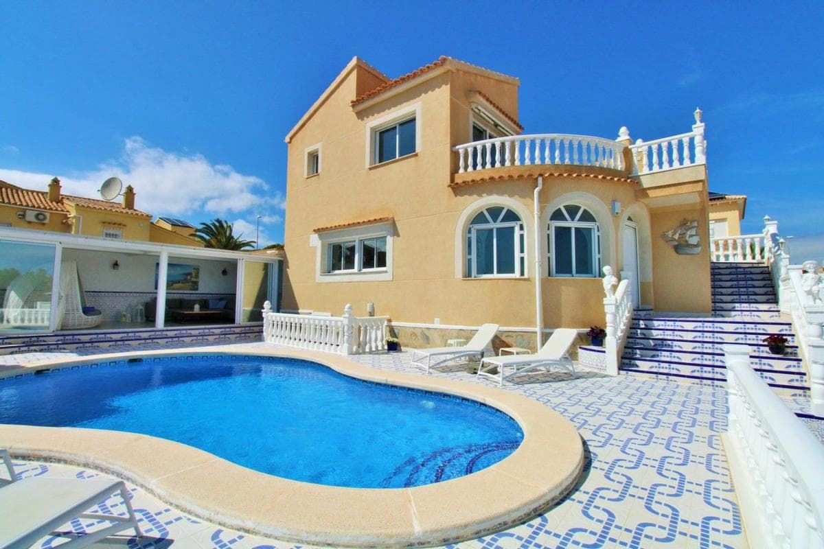 Venta de chalet adosado en Calle el Salvador , Orihuela photo 3
