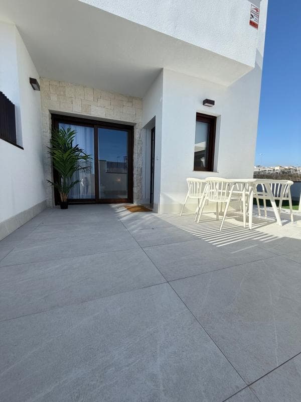 Venta de chalet adosado en Calle Frambueso , Orihuela photo 3