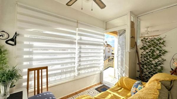 Chalet independiente en venta en Barrio La Siesta - El Salado - Torreta, Torrevieja
thumbnail 2