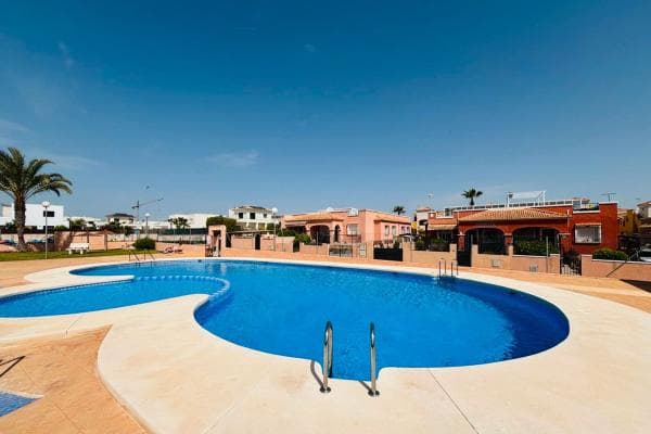 Chalet pareado photo 1