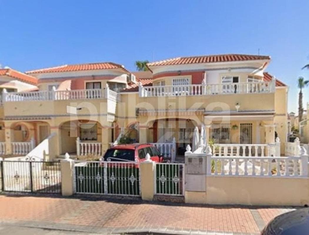 Sale of independent chalet in Calle Estonia, Algorfa
photo 4