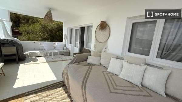 Piso en alquiler en C. de Leganitos , Madrid thumbnail 1