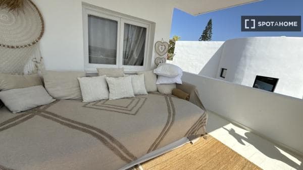 Piso en alquiler en C. de Leganitos , Madrid thumbnail 2