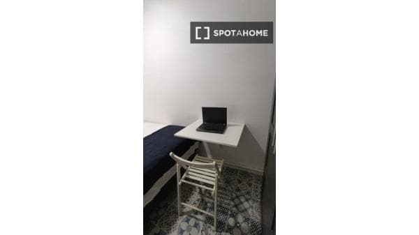 Room in shared apartment in Cullera thumbnail 2