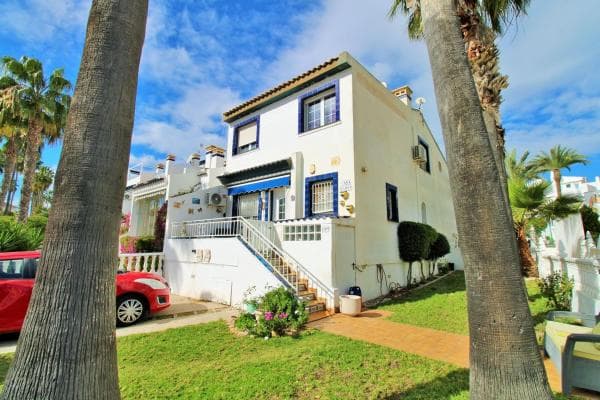 Chalet adosado en calle Canal de La Mancha thumbnail 1