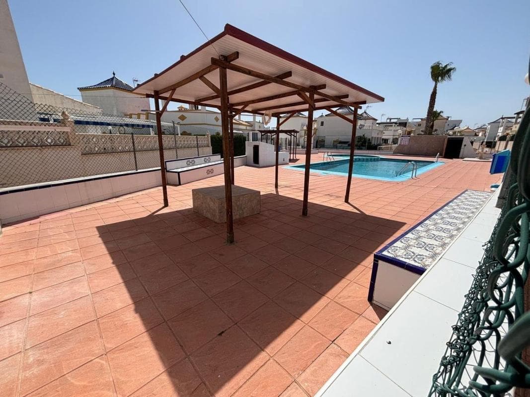 Venta de chalet adosado en Calle de Moncayo s/n , Orihuela photo 4