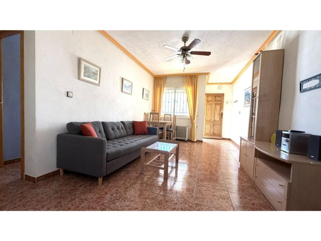 Venta de piso en Calle Membrillero, Orihuela
photo 2