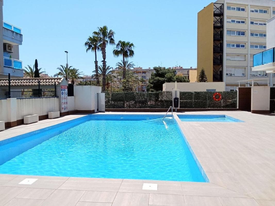 Sprzedaż mieszkania w Calle Maestro Francisco Casanovas s/n, Torrevieja
photo 4