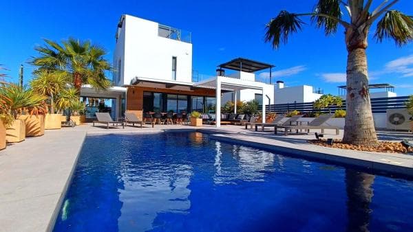 Chalet independiente en venta en Algorfa, Algorfa
photo 1