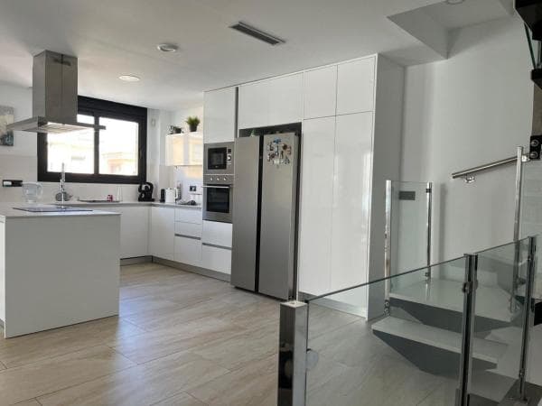 Chalet independiente en venta en Calle Puig Mayor, Orihuela
thumbnail 2