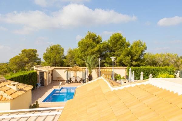 Chalet independiente en venta en Calle Sierra Morena, Orihuela
thumbnail 2