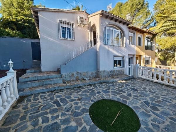 Chalet adosado thumbnail 2