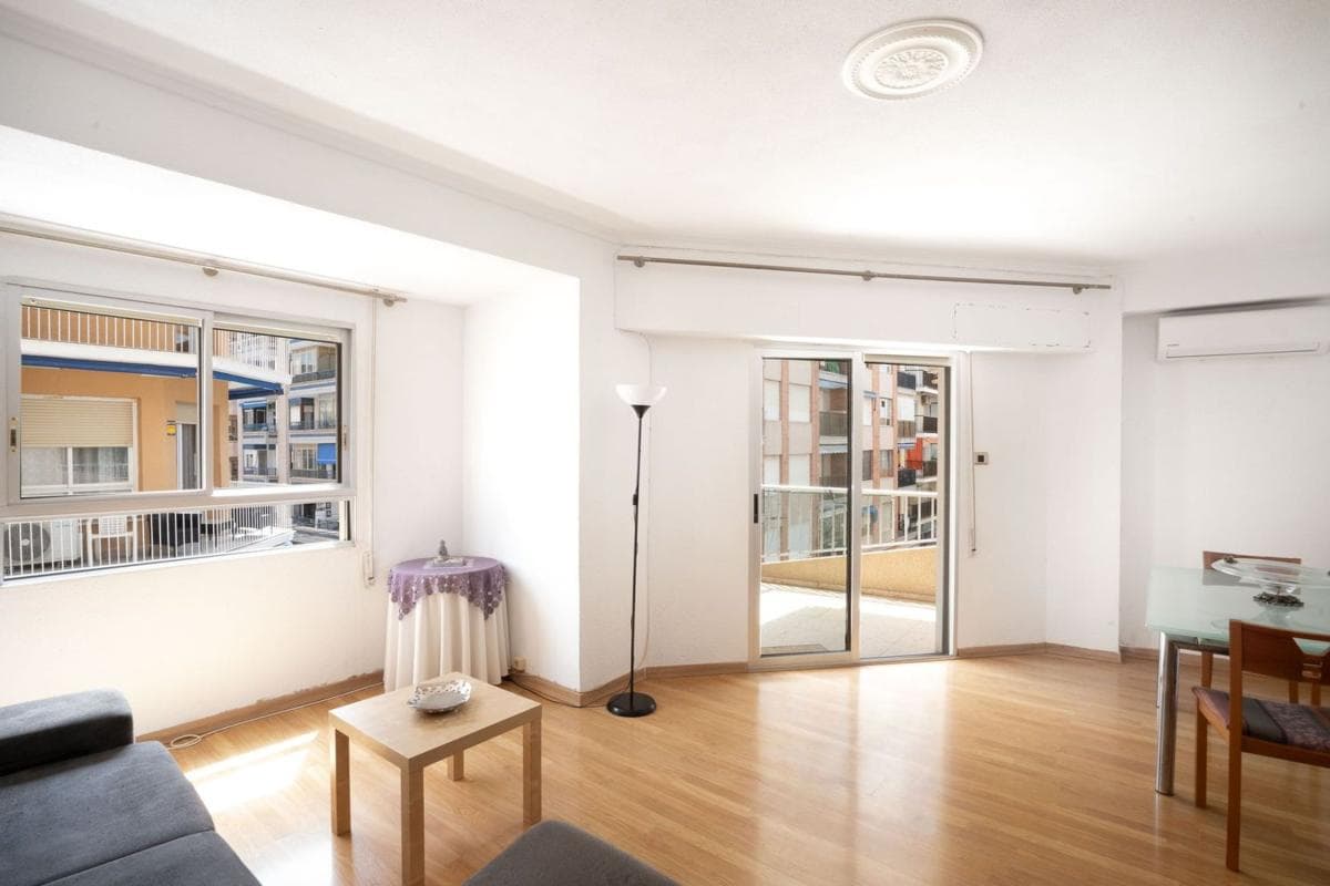 Venta de piso en Avenida Canalejas, Santa Pola
photo 4