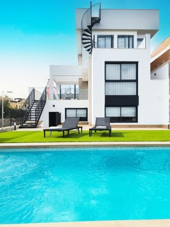 Chalet adosado photo 1
