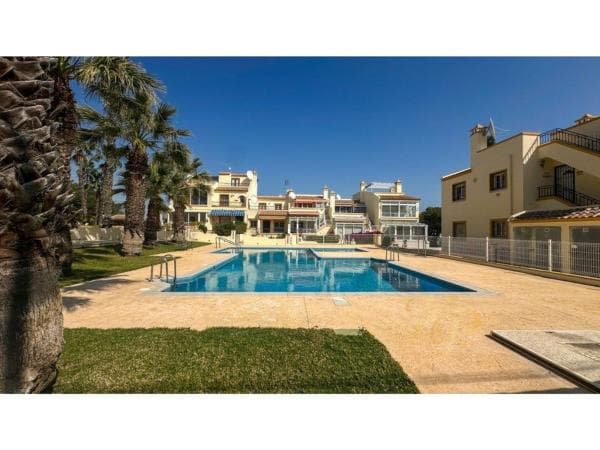 Chalet adosado en calle Amadeo Vives thumbnail 1