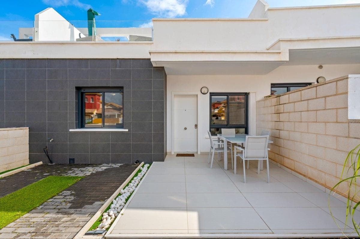 Venta de chalet adosado en Calle Cabo de la Nao , Orihuela photo 4