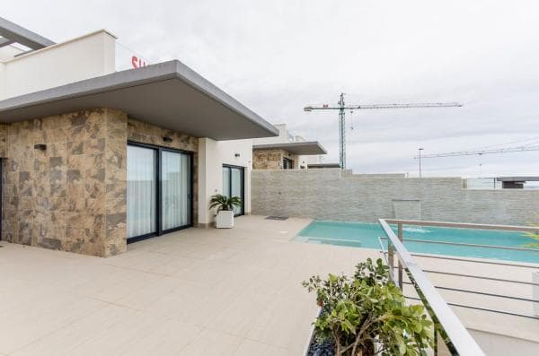 Casa independiente en calle los Chirrines thumbnail 1