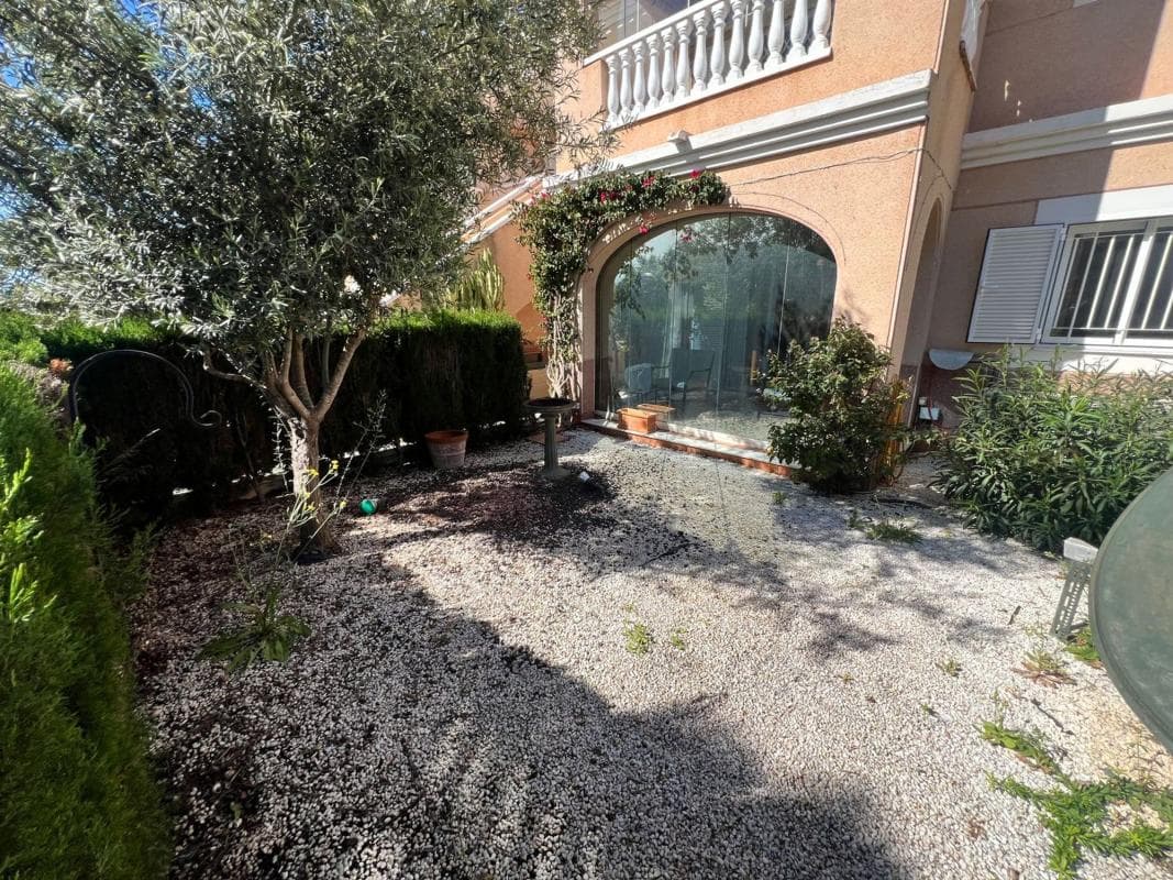 Venta de piso en Calle Abeto, Orihuela
photo 2