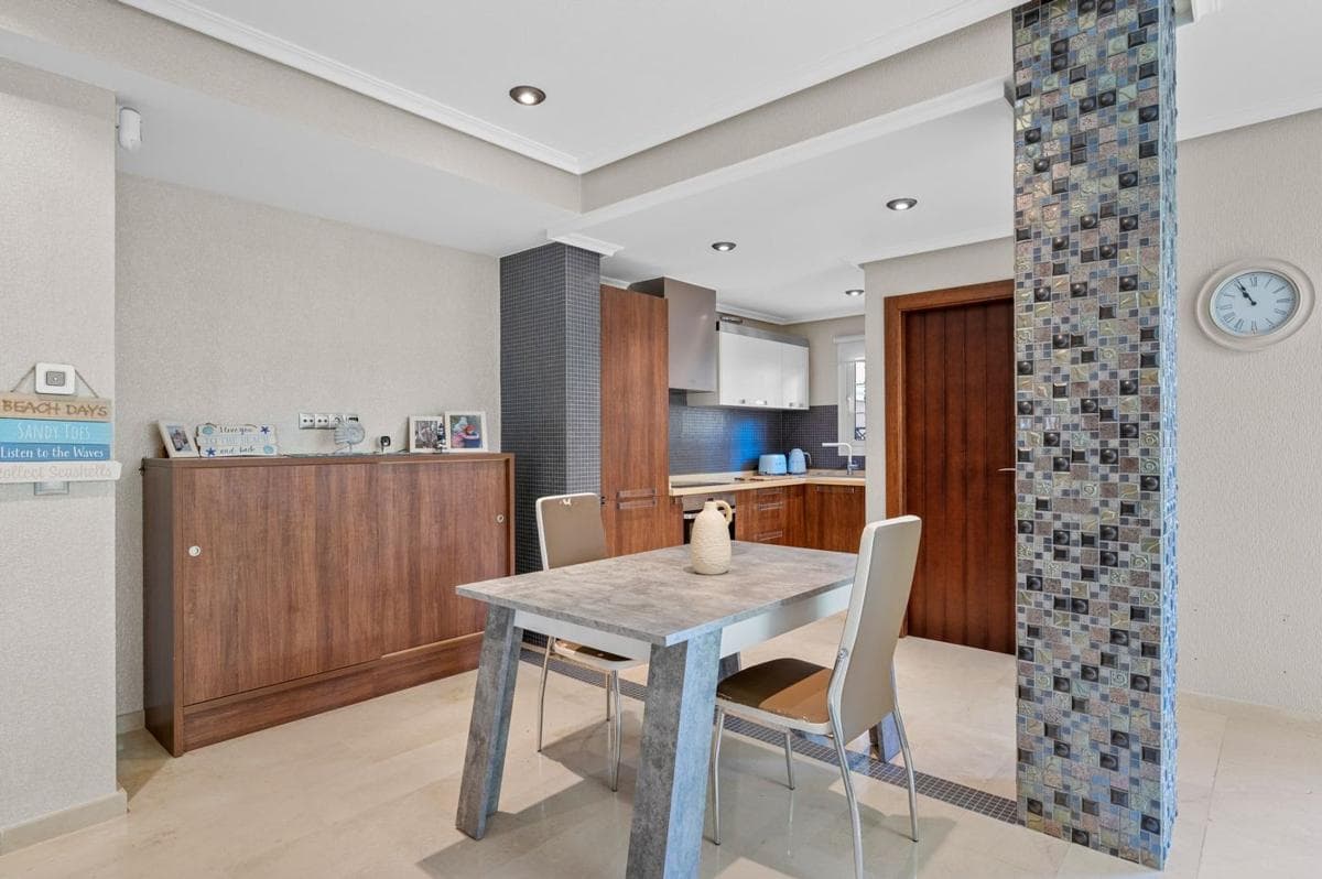 Venta de piso en Barrio Aguamarina, Orihuela
photo 5