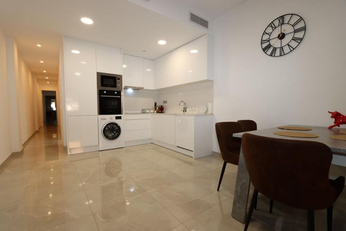 Venta de piso en Barrio Playa del Cura, Torrevieja
photo 3