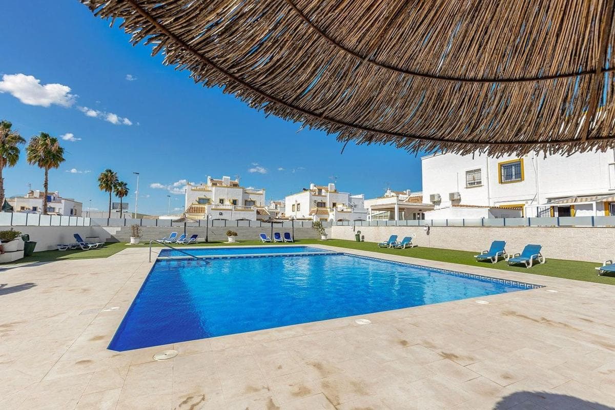 Venta de chalet independiente en Barrio La Siesta - El Salado - Torreta, Torrevieja
photo 3