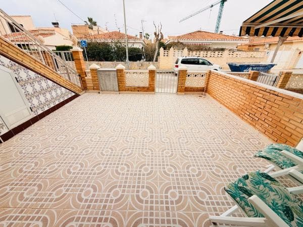 Sale of flat in Calle Navegante, Pilar de la Horadada
thumbnail 1