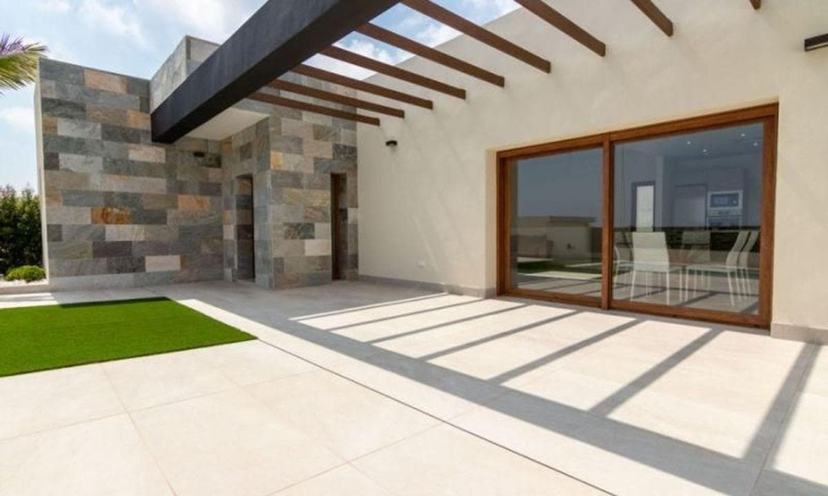 Venta de chalet independiente en Barrio Los Balcones - Los Altos del Edén, Torrevieja
photo 2