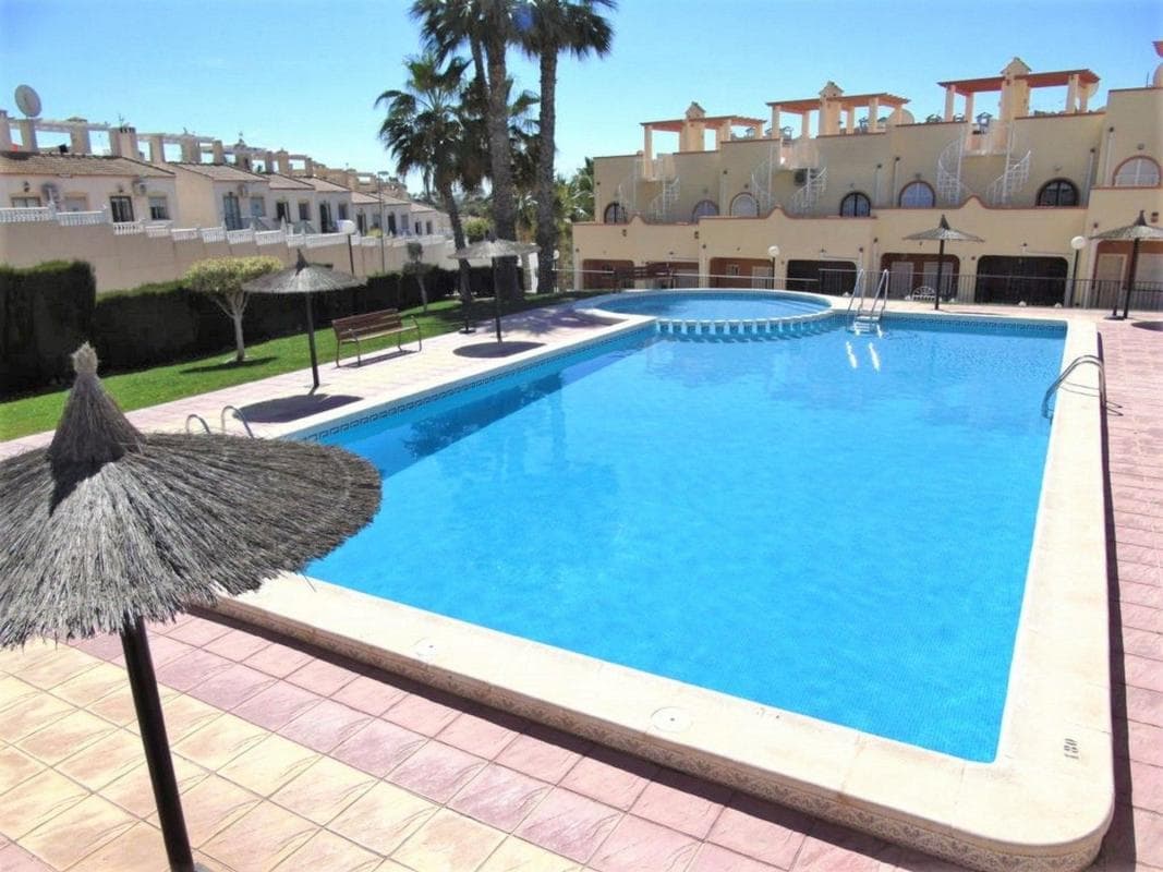Venta de chalet independiente en Barrio Las Filipinas, Orihuela
photo 2
