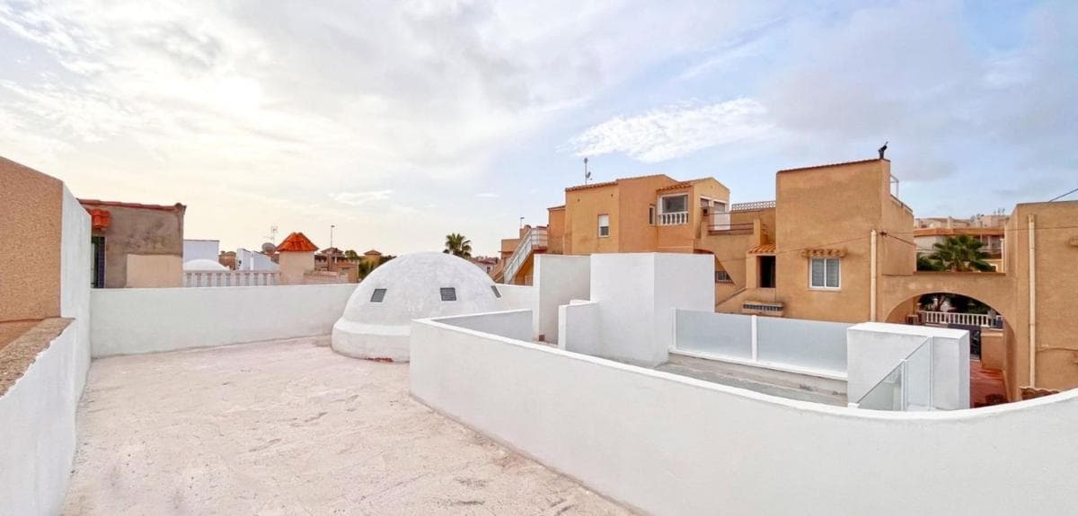 Venta de chalet independiente en Barrio Playa Flamenca, Orihuela
photo 2