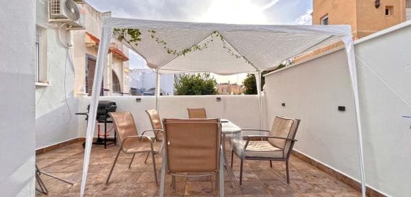 Chalet independiente en venta en Barrio Playa Flamenca, Orihuela
thumbnail 2