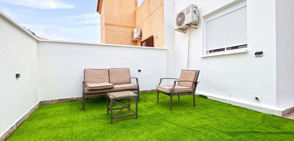 Venta de chalet independiente en Barrio Playa Flamenca, Orihuela
photo 5