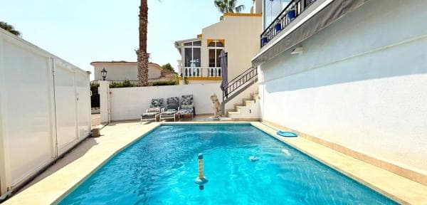 Chalet independiente en venta en Barrio Villamartín, Orihuela
thumbnail 1
