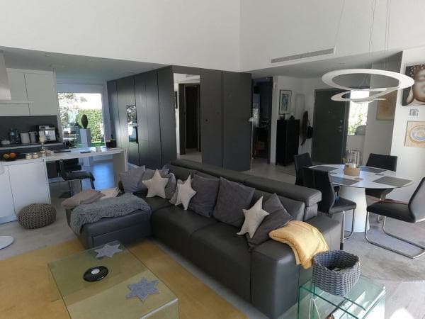 Casa independiente en calle Catral s/n thumbnail 2