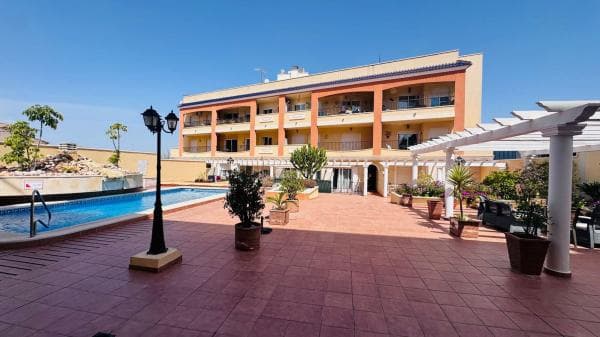 Venta de piso en Avenida de María del Mar Rodríguez, Algorfa
photo 1