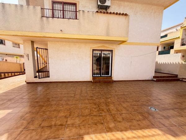 Sale of flat in Calle Ramón y Cajal, 1, Orihuela
thumbnail 2