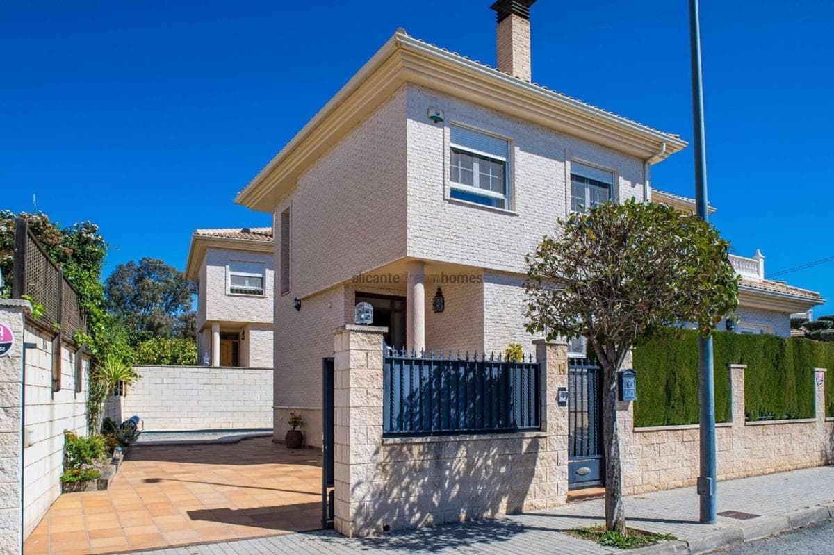 Venta de chalet independiente en Plaza Castelar - Mercado Central, Elda
photo 3