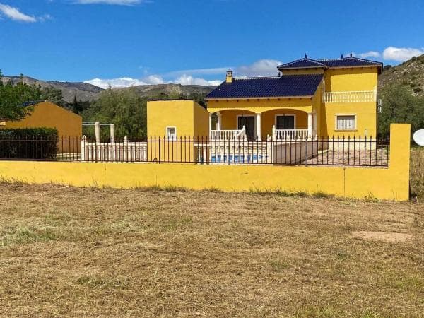 Chalet independiente en venta en La Romana, La Romana
photo 1